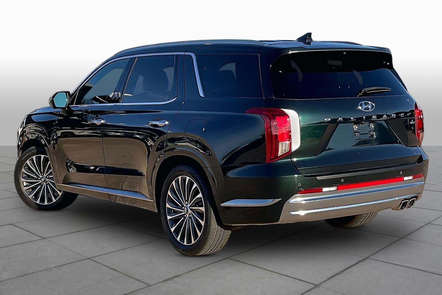 Used 2023 Hyundai Palisade Calligraphy w/ Cargo Package image 13