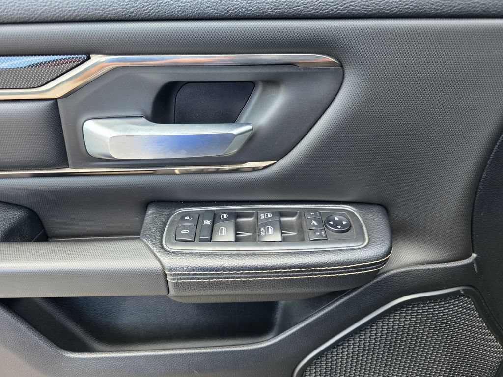 Used 2019 RAM 1500 Sport w/ Black Appearance Package AWD/4WD image 16
