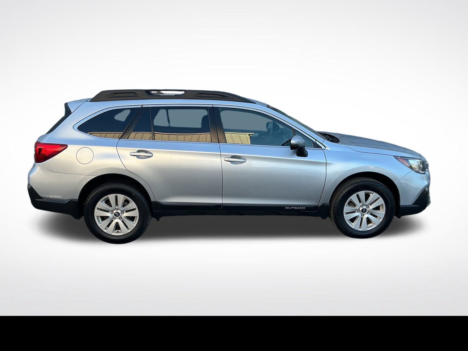 Used 2018 Subaru Outback 2.5i Premium AWD/4WD image 6