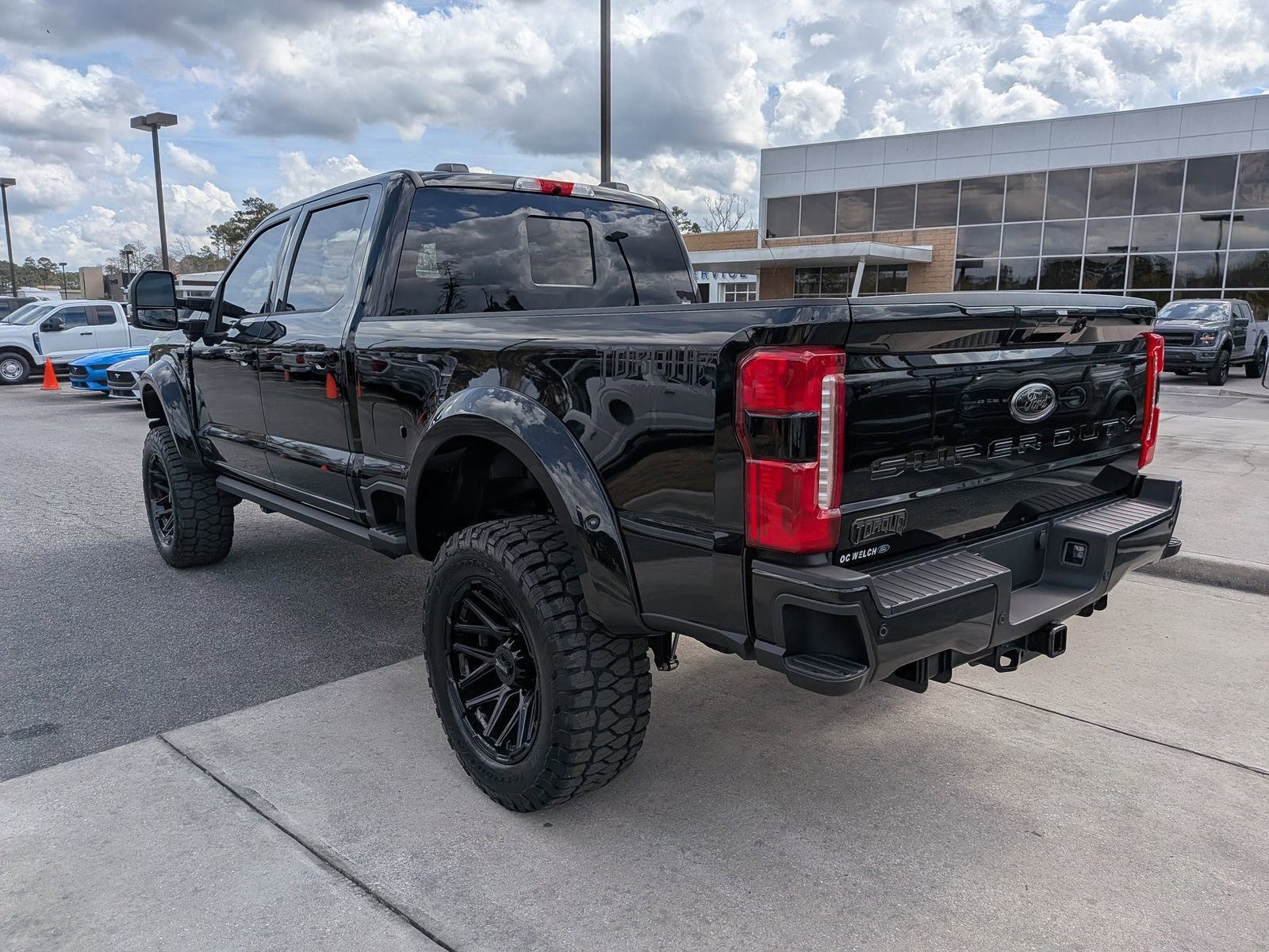 New 2026 Ford F250 Lariat w/ Black Appearance Package image 6