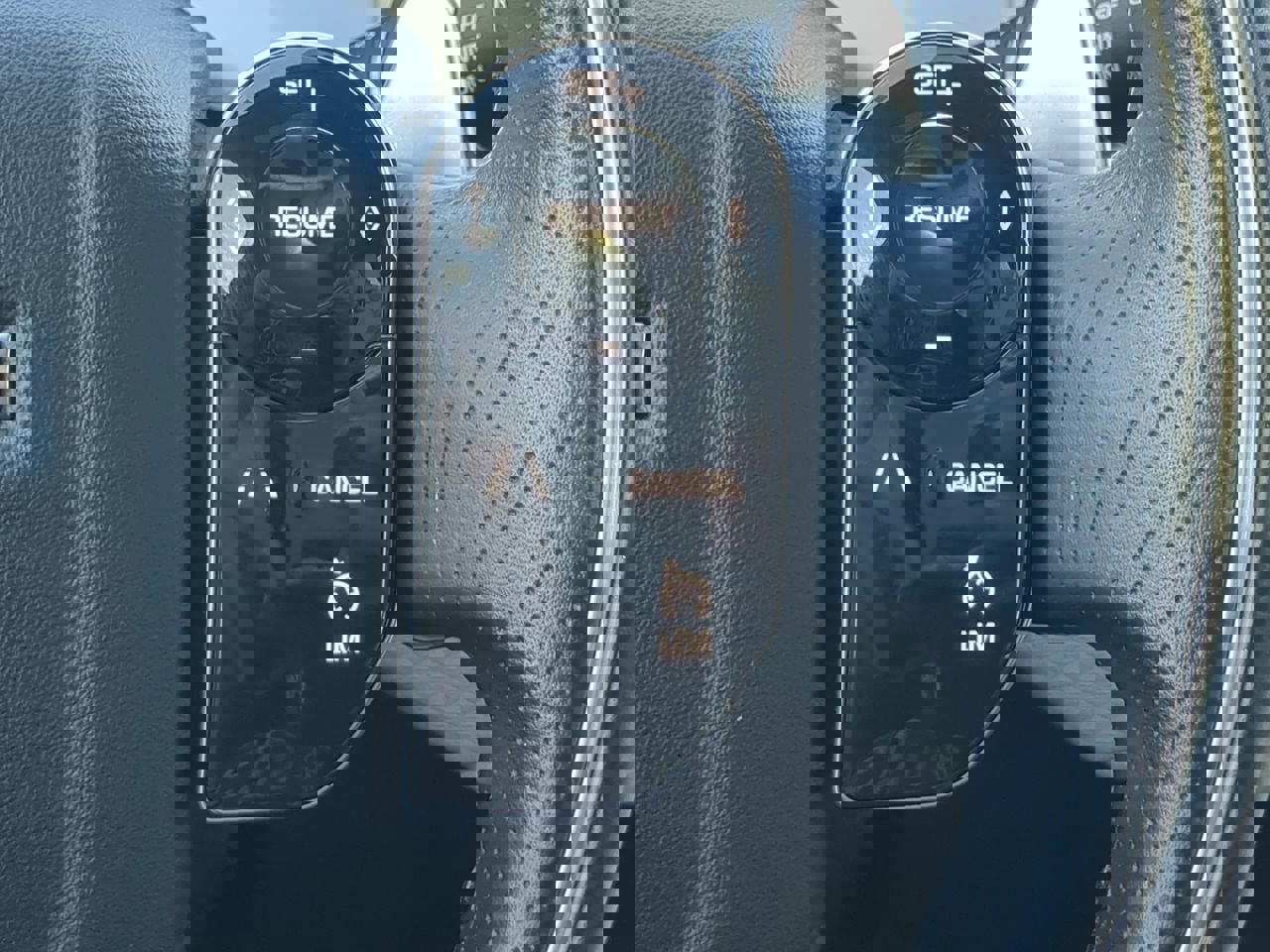 Used 2020 Land Rover Range Rover Velar R-Dynamic S image 25