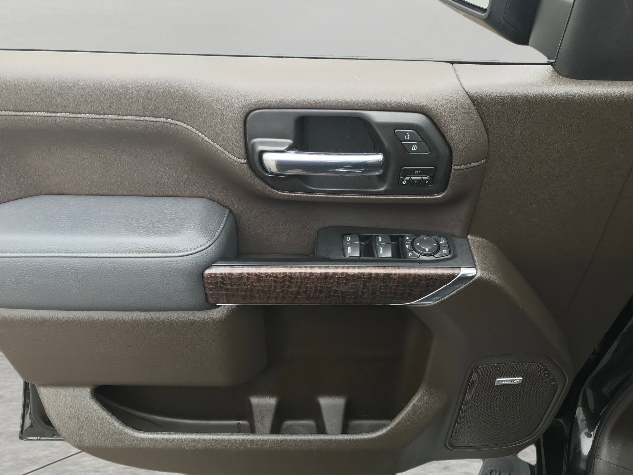 Used 2023 GMC Sierra 3500 Denali image 32