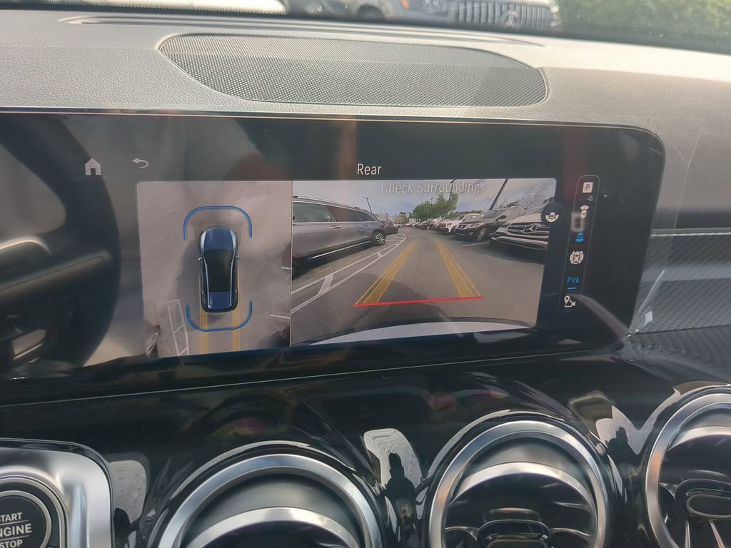 New 2024 Mercedes-Benz GLB 35 AMG 4MATIC image 18