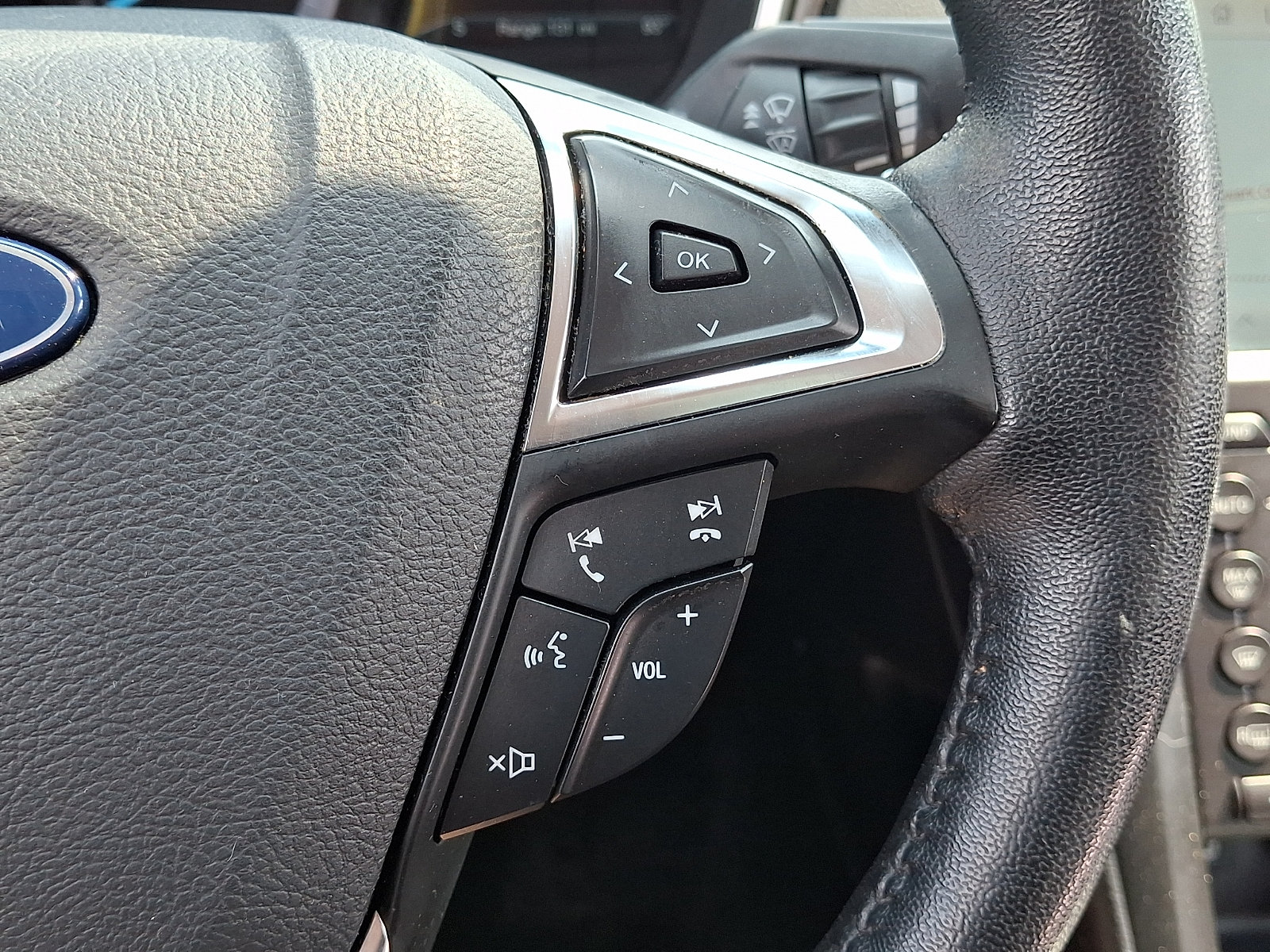 Used 2019 Ford Fusion Energi Titanium FWD image 30