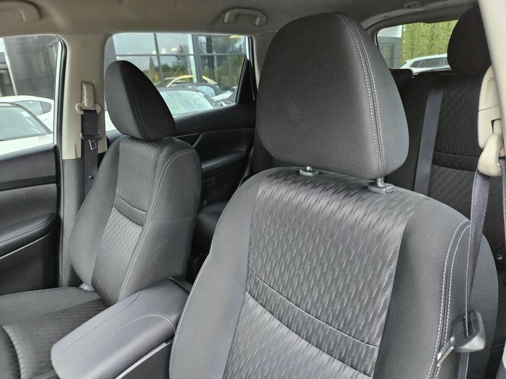 Used 2018 Nissan Rogue S AWD/4WD image 14