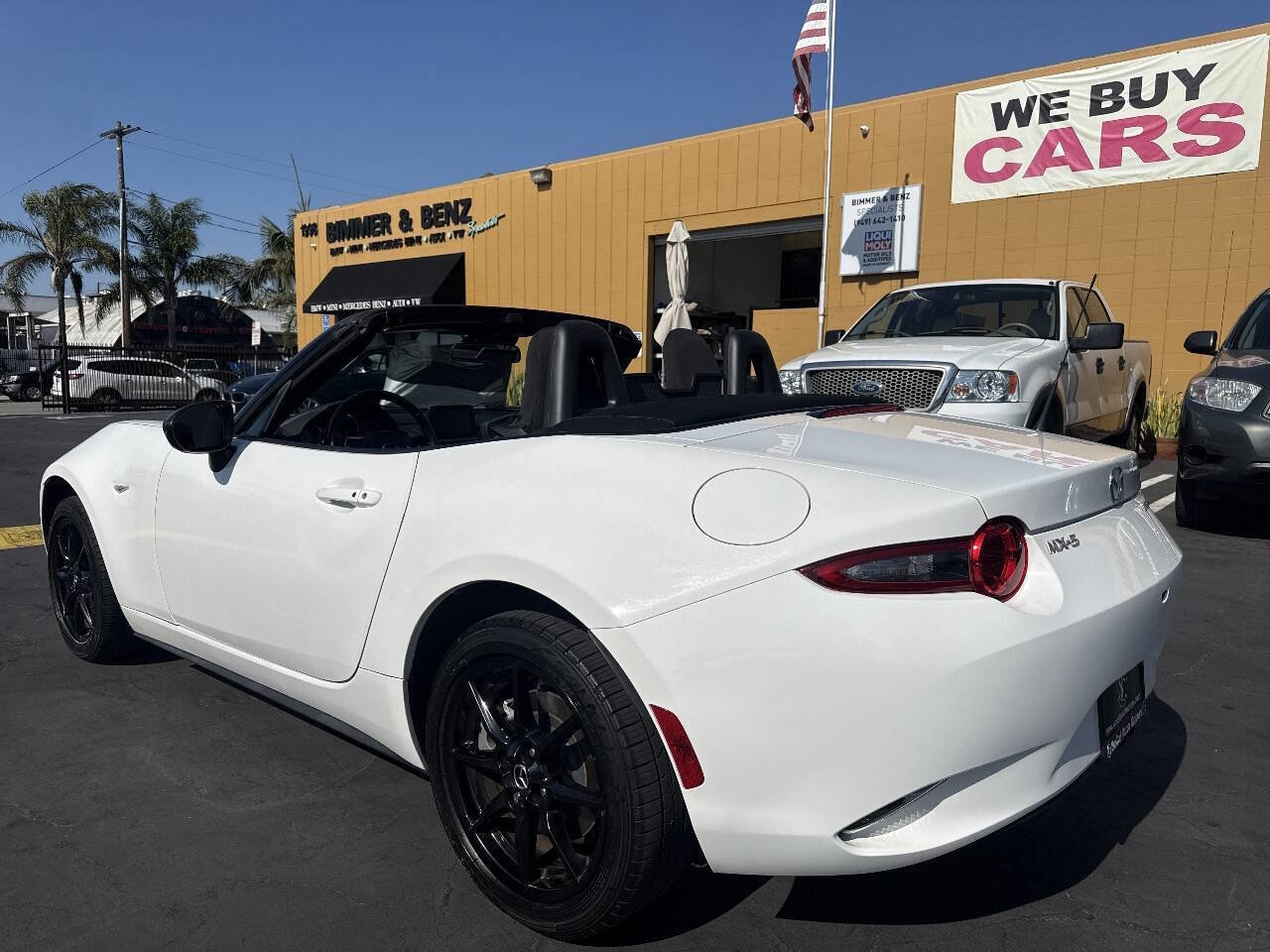 Used 2021 MAZDA MX-5 Miata Sport RWD image 3