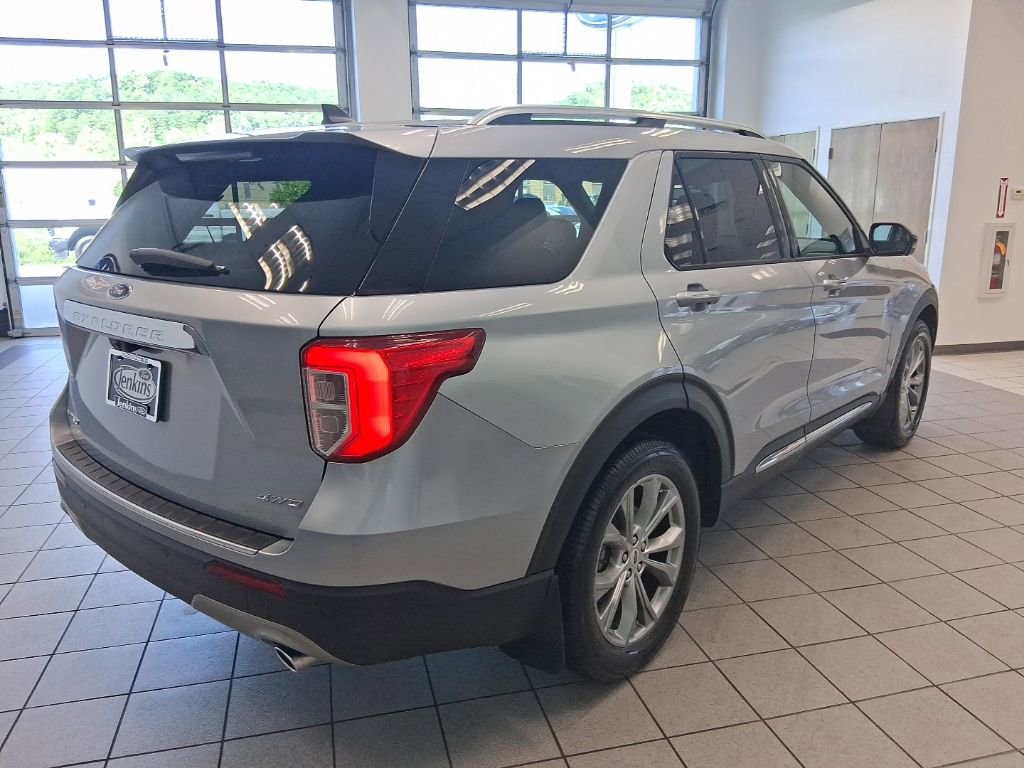 Used 2021 Ford Explorer Limited w/ Equipment Group 301A AWD/4WD image 19