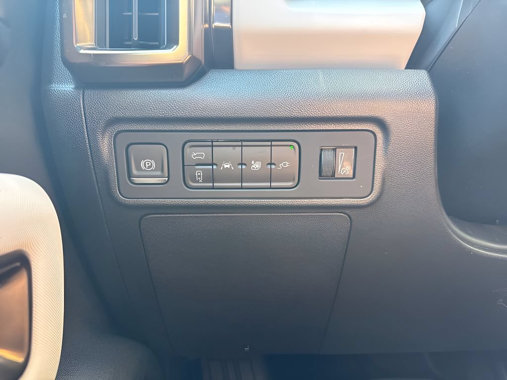 Used 2024 GMC Hummer EV 2X AWD/4WD image 25