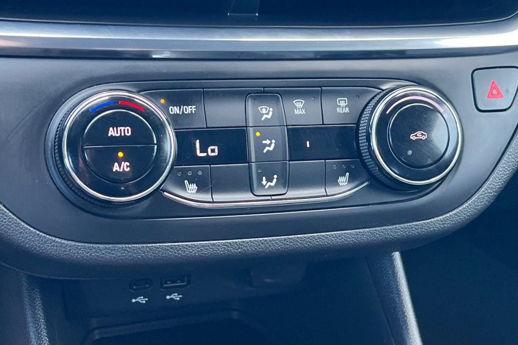 Used 2024 Buick Envista Preferred w/ Convenience I Package image 17