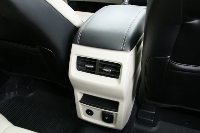 Certified 2022 Ford Edge Titanium w/ Class II Trailer Tow Package image 37