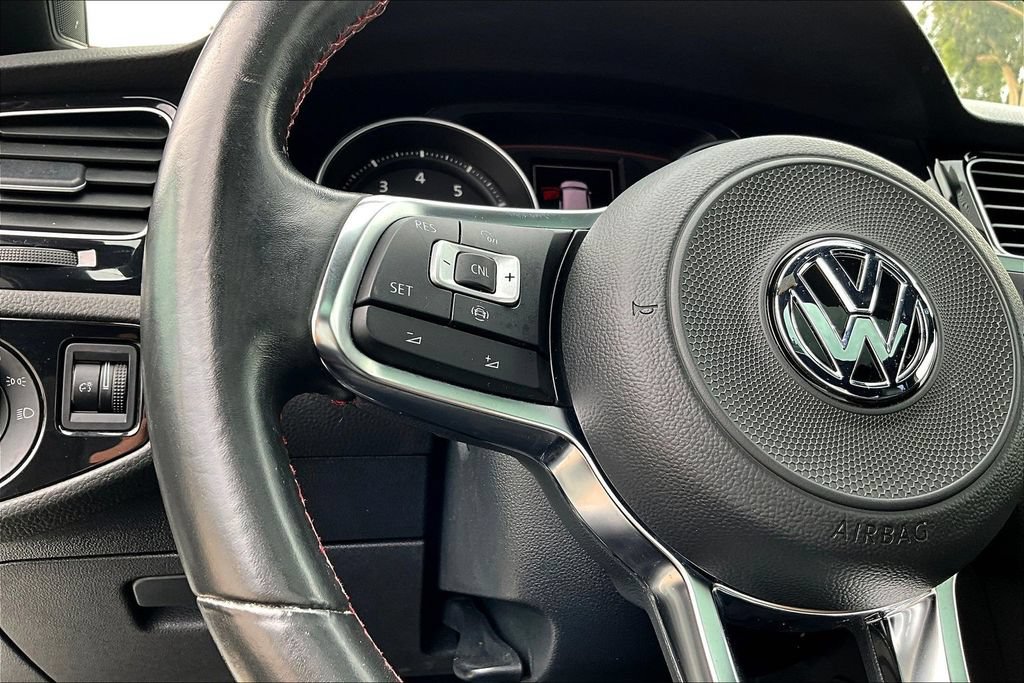 Used 2021 Volkswagen GTI SE FWD image 9