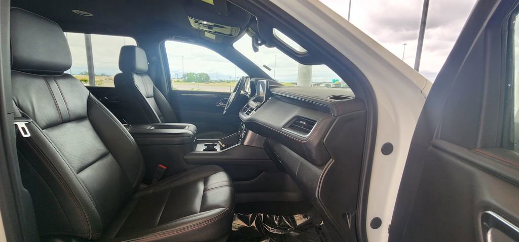Used 2024 Chevrolet Suburban RST RWD image 26
