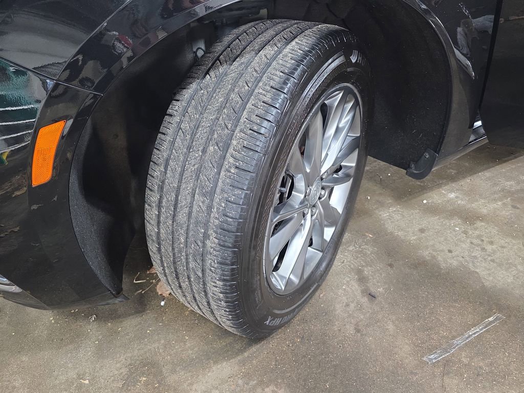 Used 2022 Buick Enclave Avenir w/ Avenir Technology Package image 30