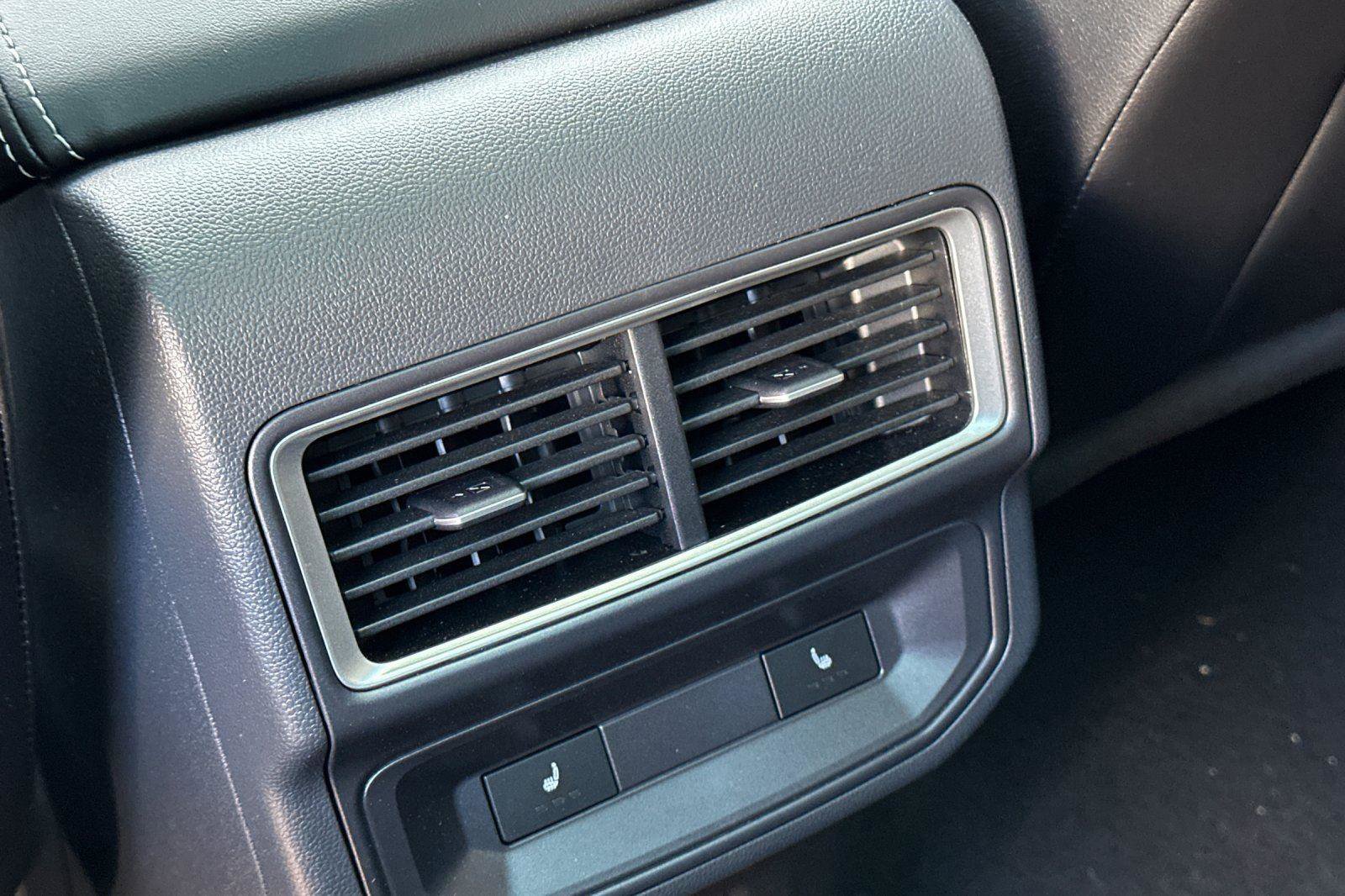 Used 2024 Volkswagen Atlas Cross Sport SEL Premium R-Line image 13