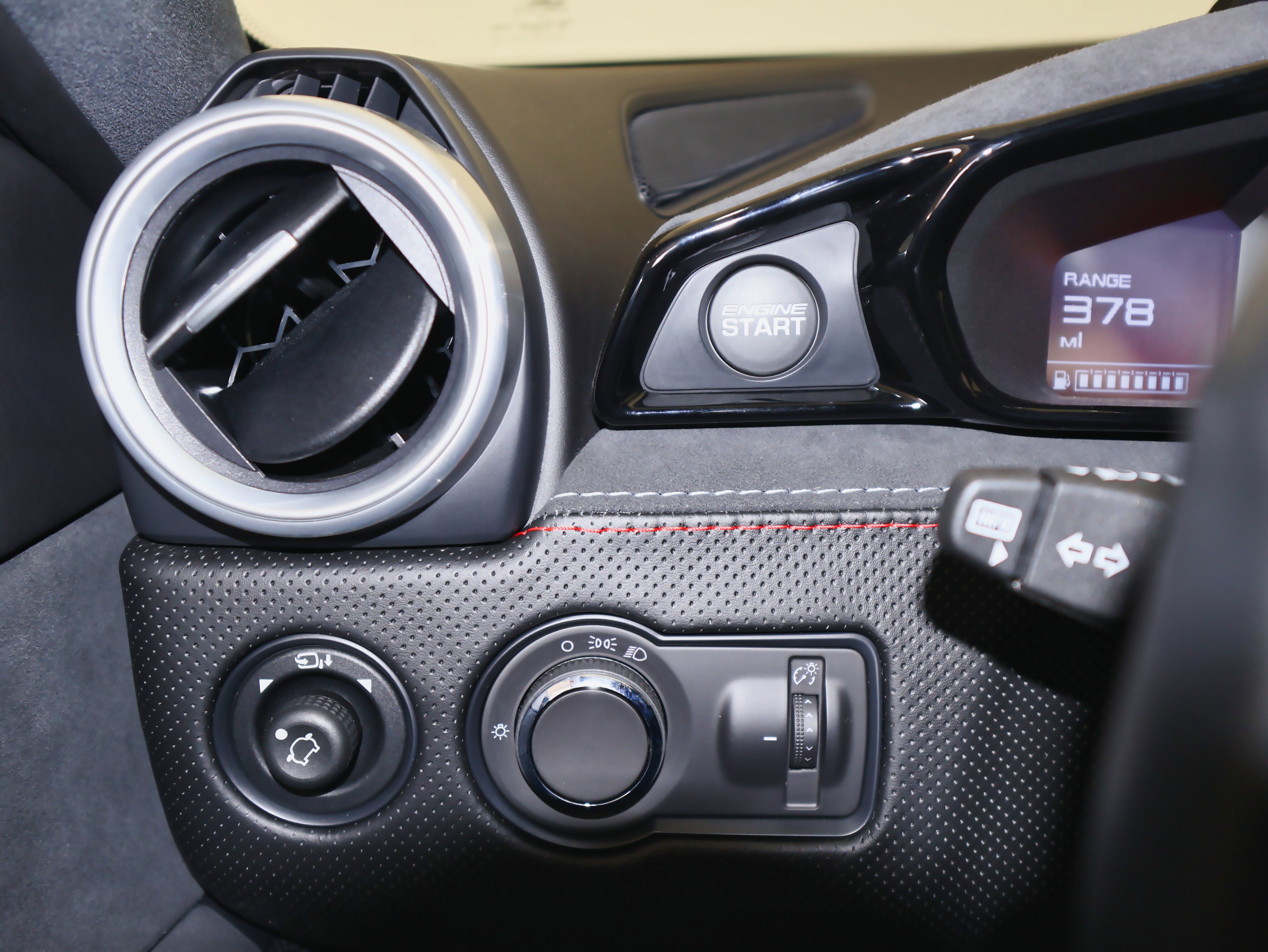 Used 2021 Lotus Evora image 39