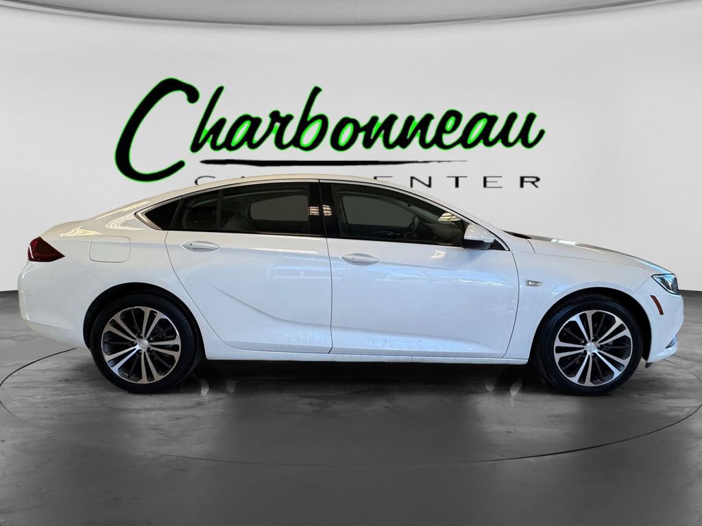 Used 2019 Buick Regal Essence w/ Sights and Sounds Package FWD image 6