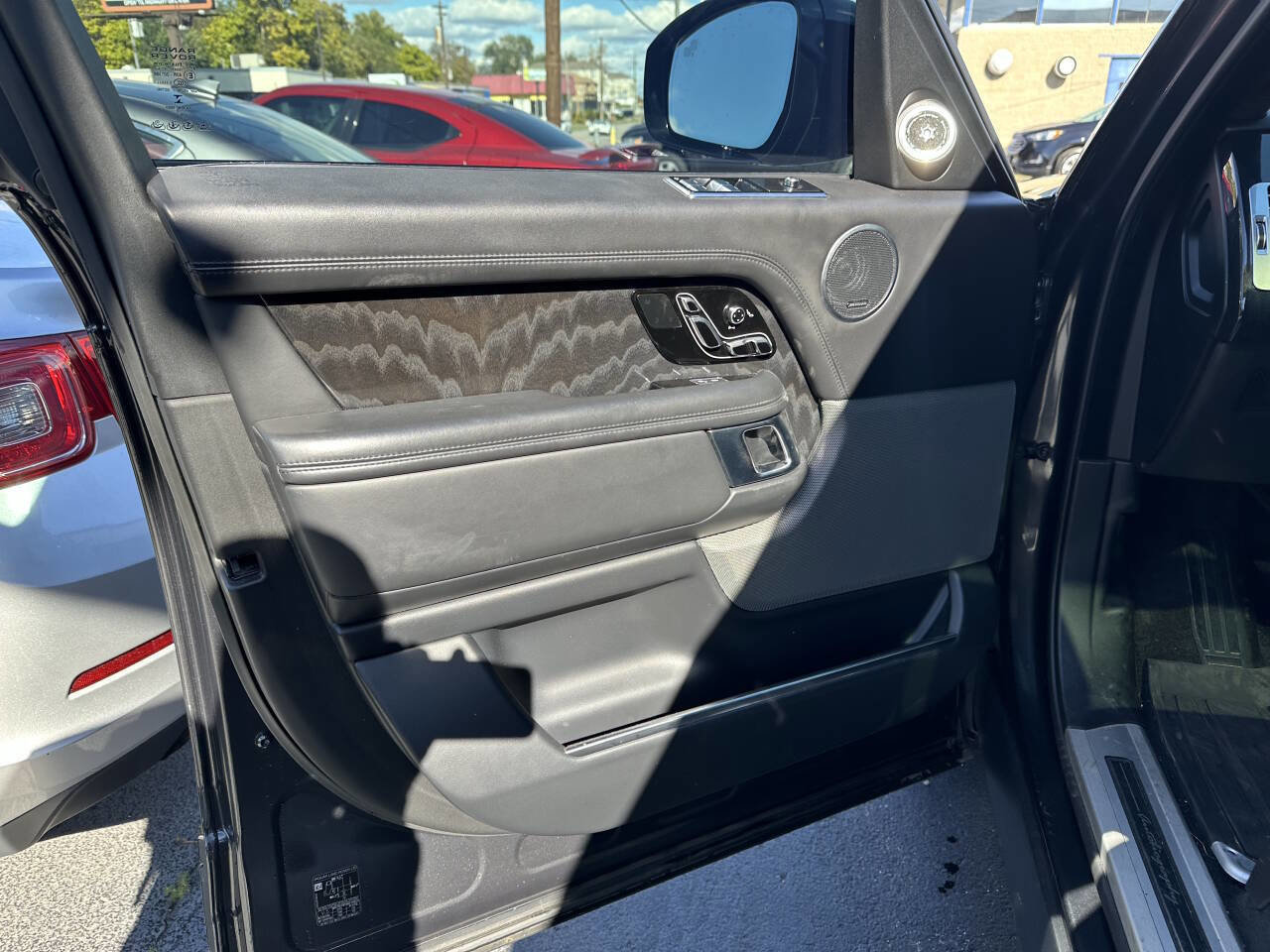 Used 2018 Land Rover Range Rover Autobiography image 22