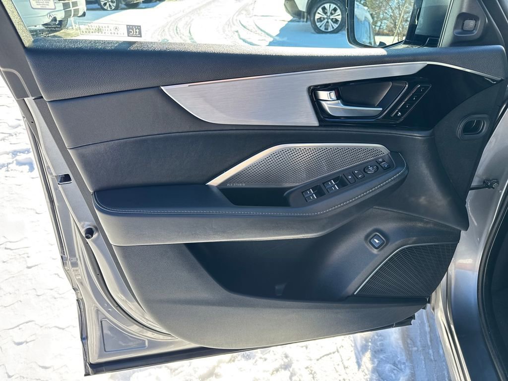 Used 2024 Acura MDX SH-AWD w/ Technology Package image 10