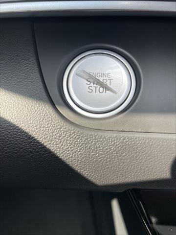New 2025 Hyundai Elantra Limited image 26