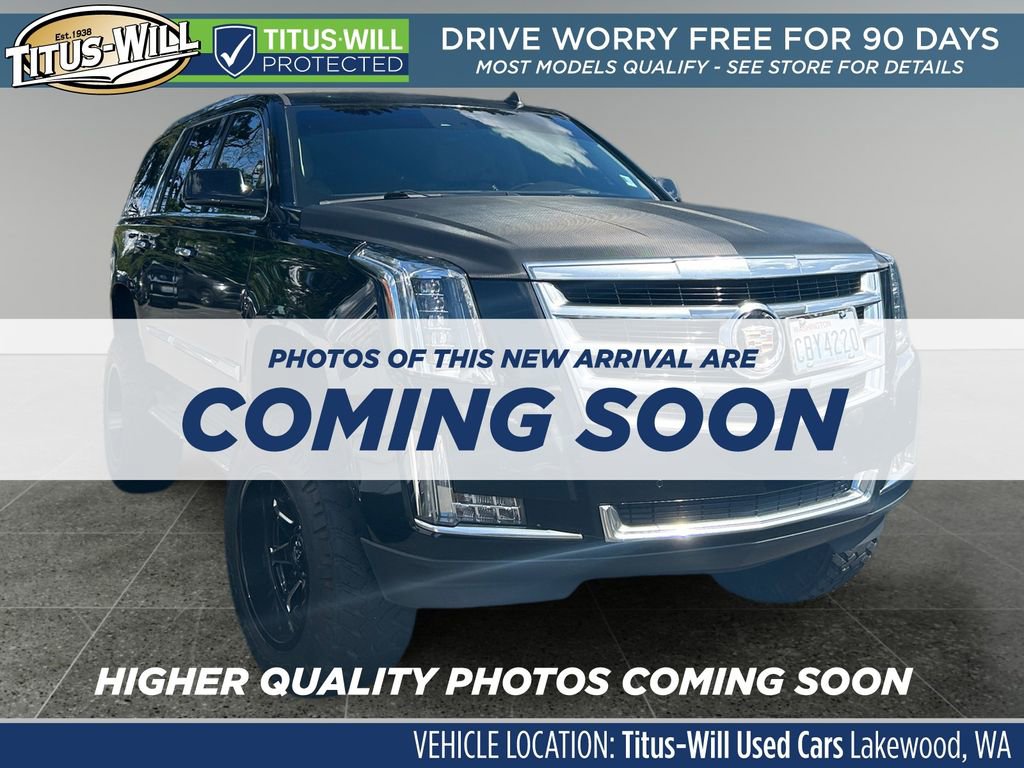 Used 2015 Cadillac Escalade Luxury image 1
