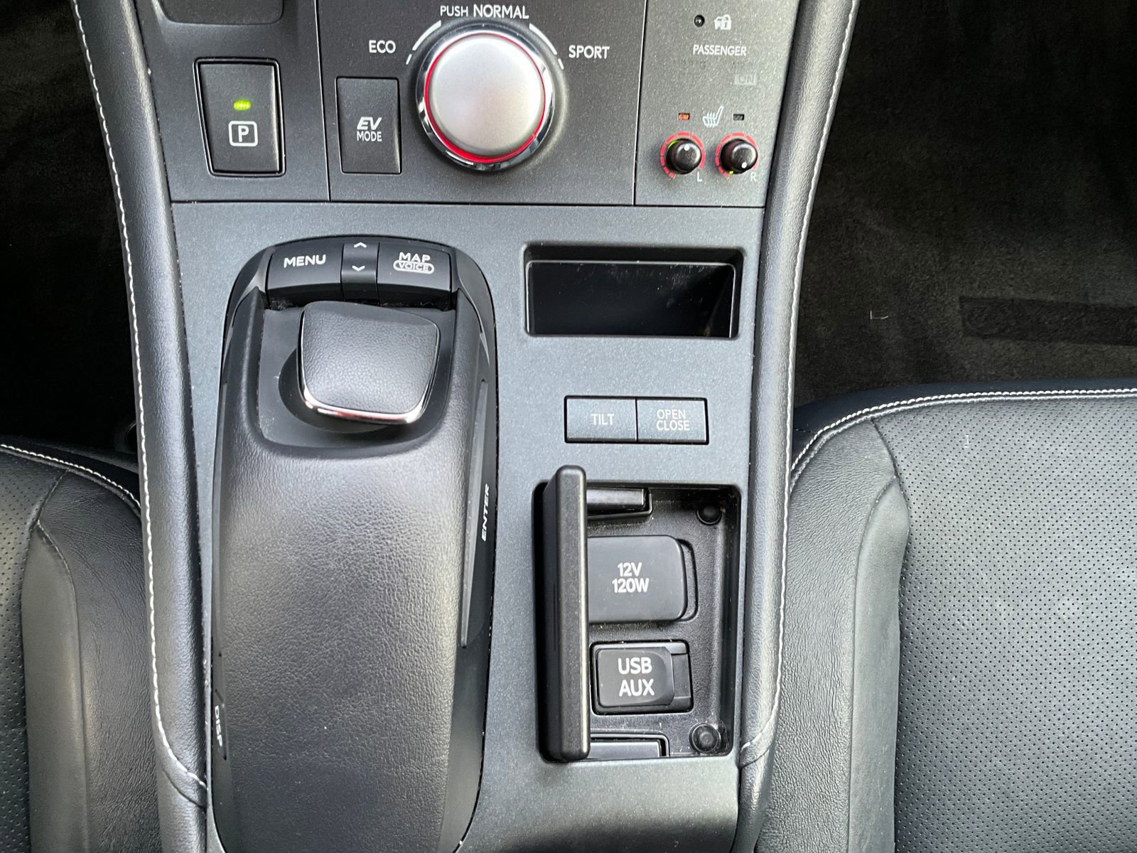 Used 2012 Lexus CT 200h image 24