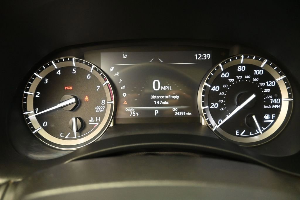 Used 2022 Toyota Highlander XLE FWD image 6