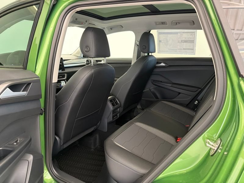 New 2026 Volkswagen Taos SE AWD/4WD image 18
