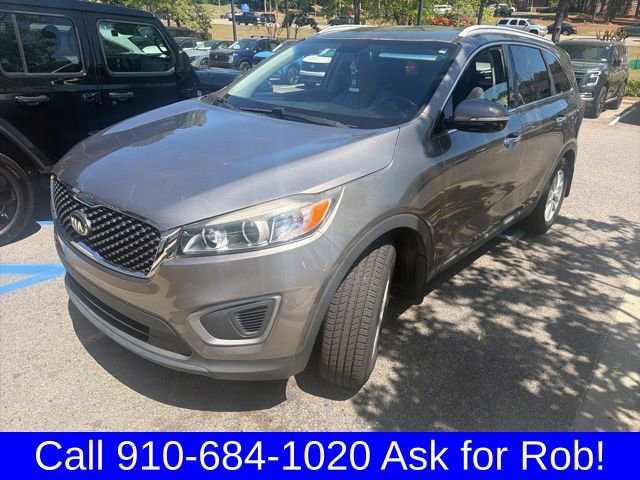 Used 2016 Kia Sorento LX w/ LX Convenience Package