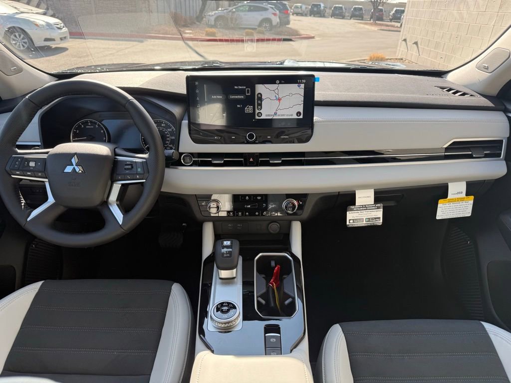 New 2026 Mitsubishi Outlander SE image 13