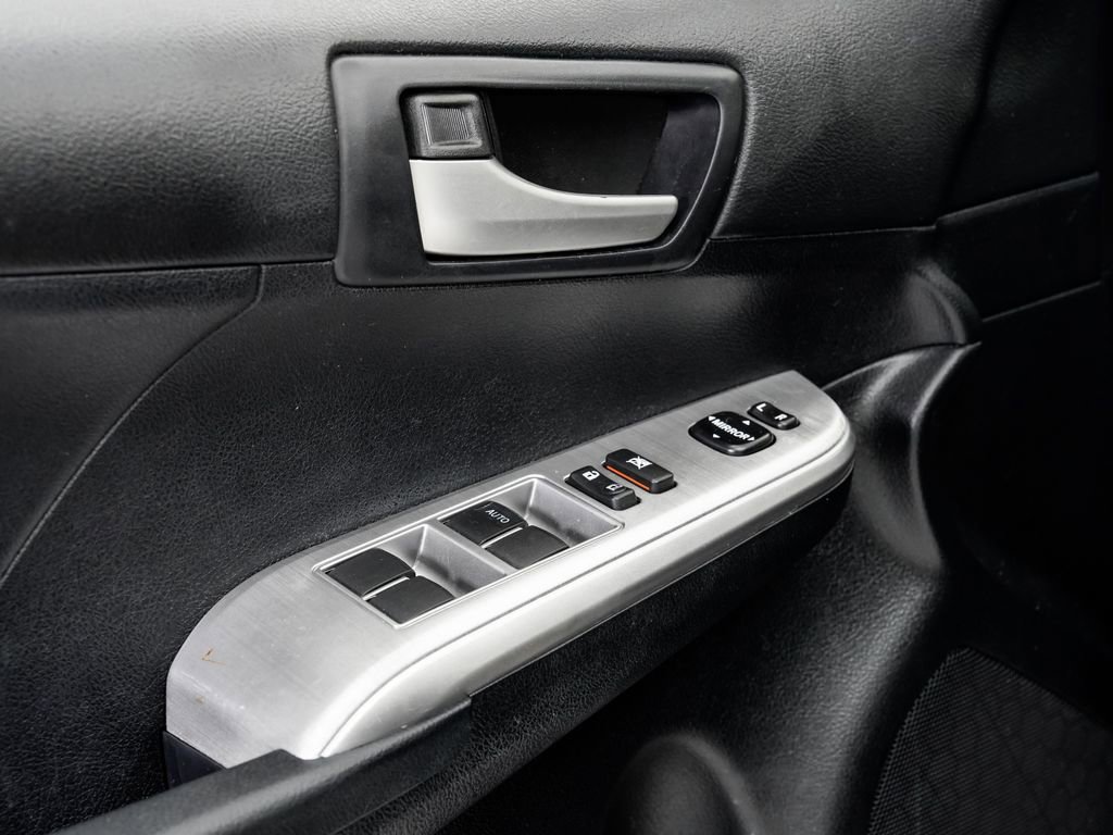 Used 2012 Toyota Camry SE image 8