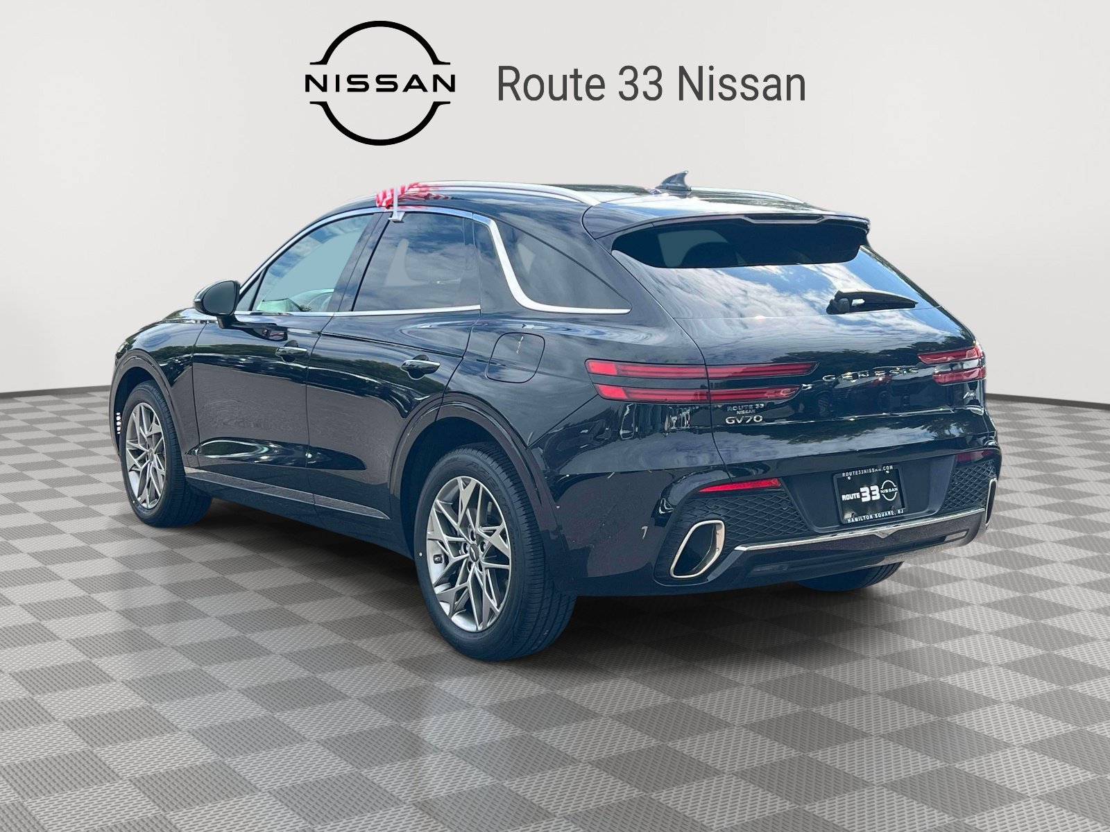 Used 2025 Genesis GV70 2.5T AWD/4WD image 3