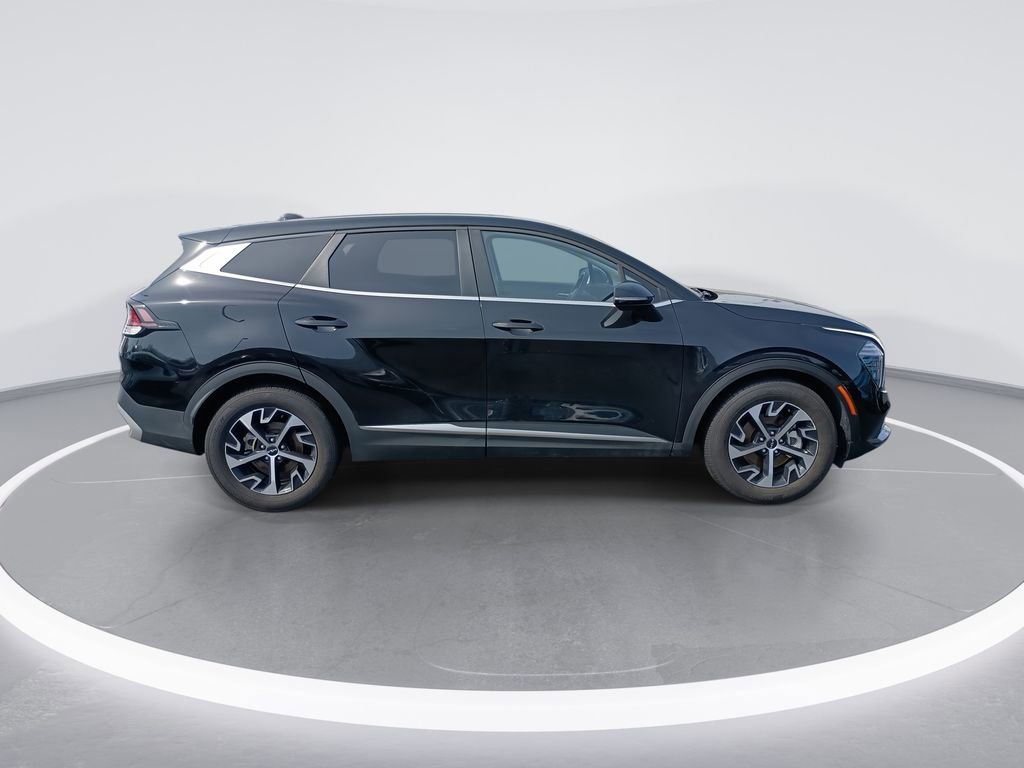 Used 2025 Kia Sportage EX image 9