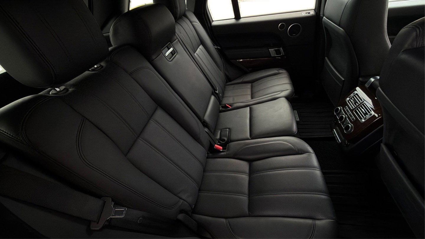 Used 2016 Land Rover Range Rover HSE image 17