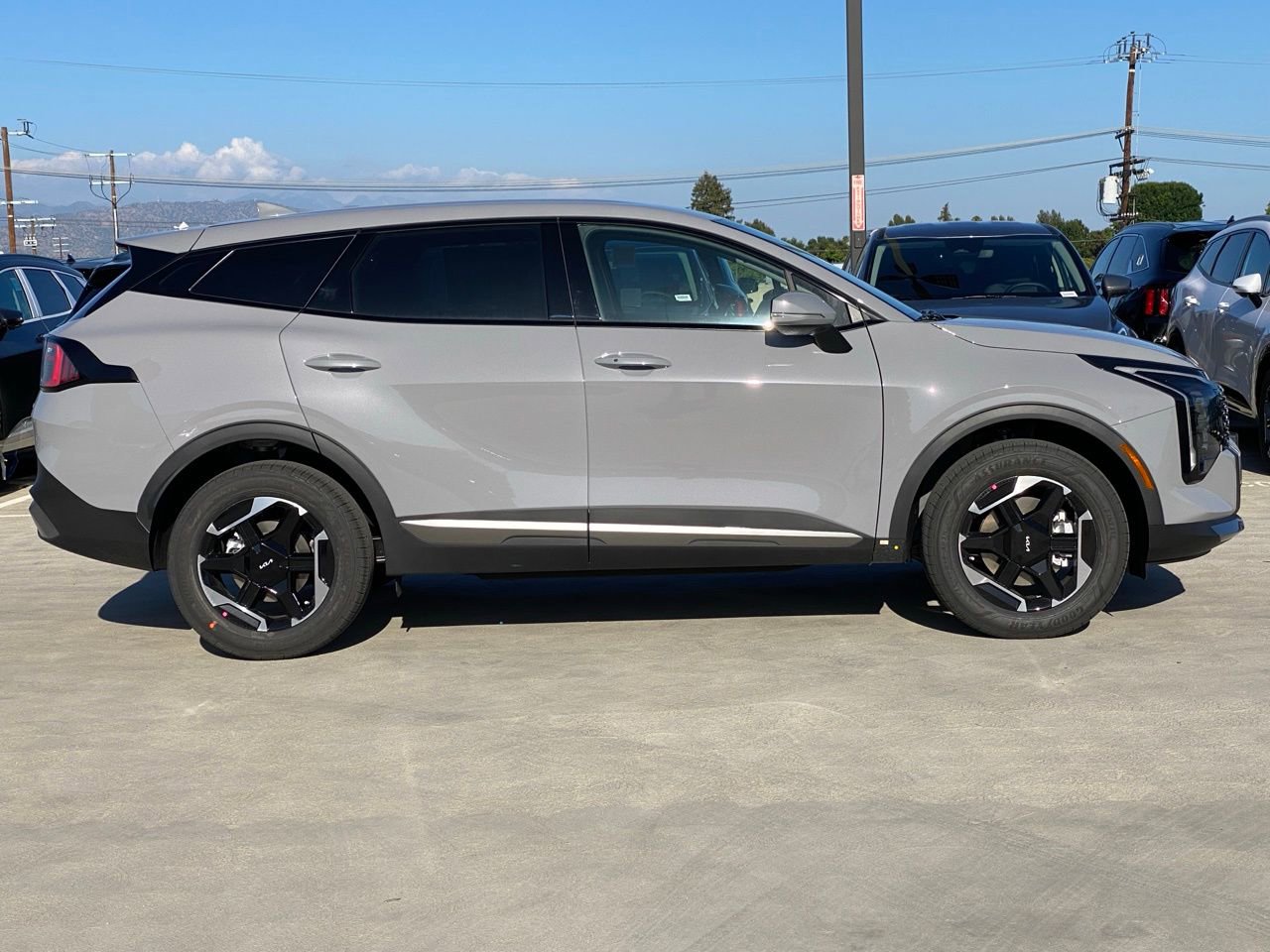 New 2026 Kia Sportage S image 2