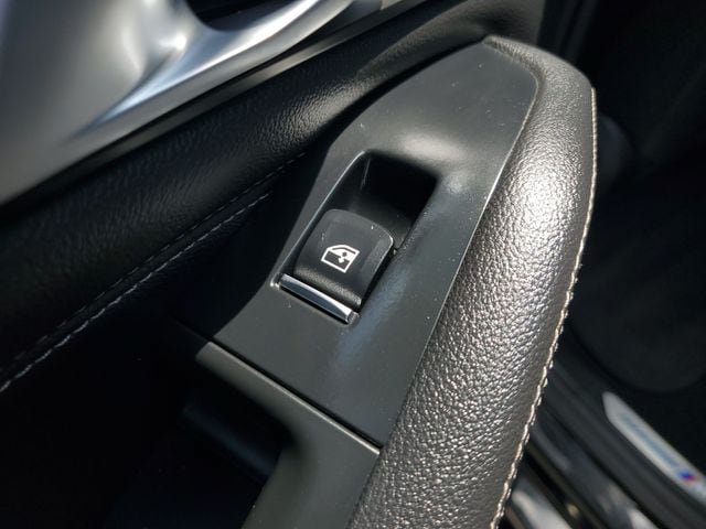 Used 2020 BMW X5 sDrive40i w/ M Sport Package RWD image 18