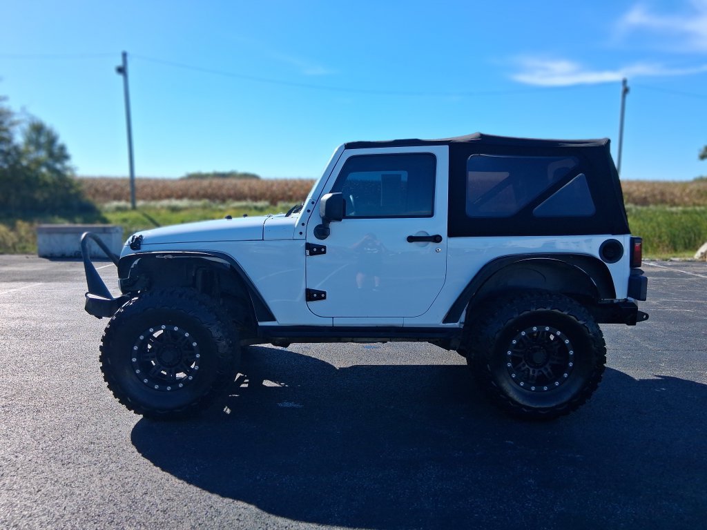 Used 2016 Jeep Wrangler Sport AWD/4WD image 4