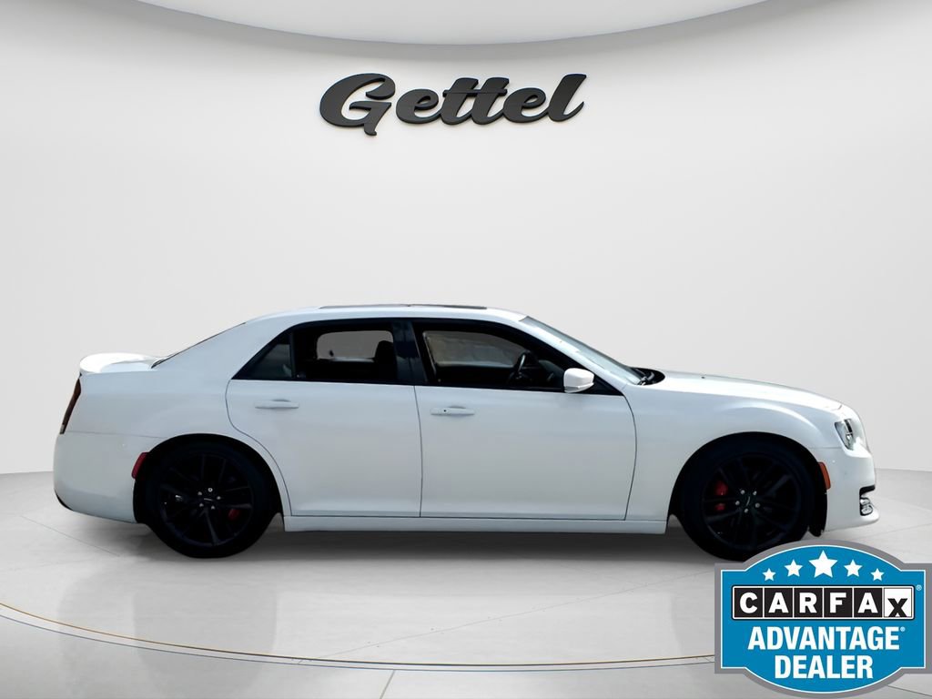 Used 2023 Chrysler 300 C image 4