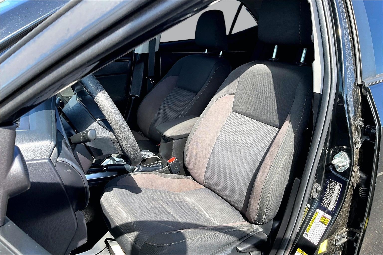 Used 2019 Toyota Corolla LE FWD image 27
