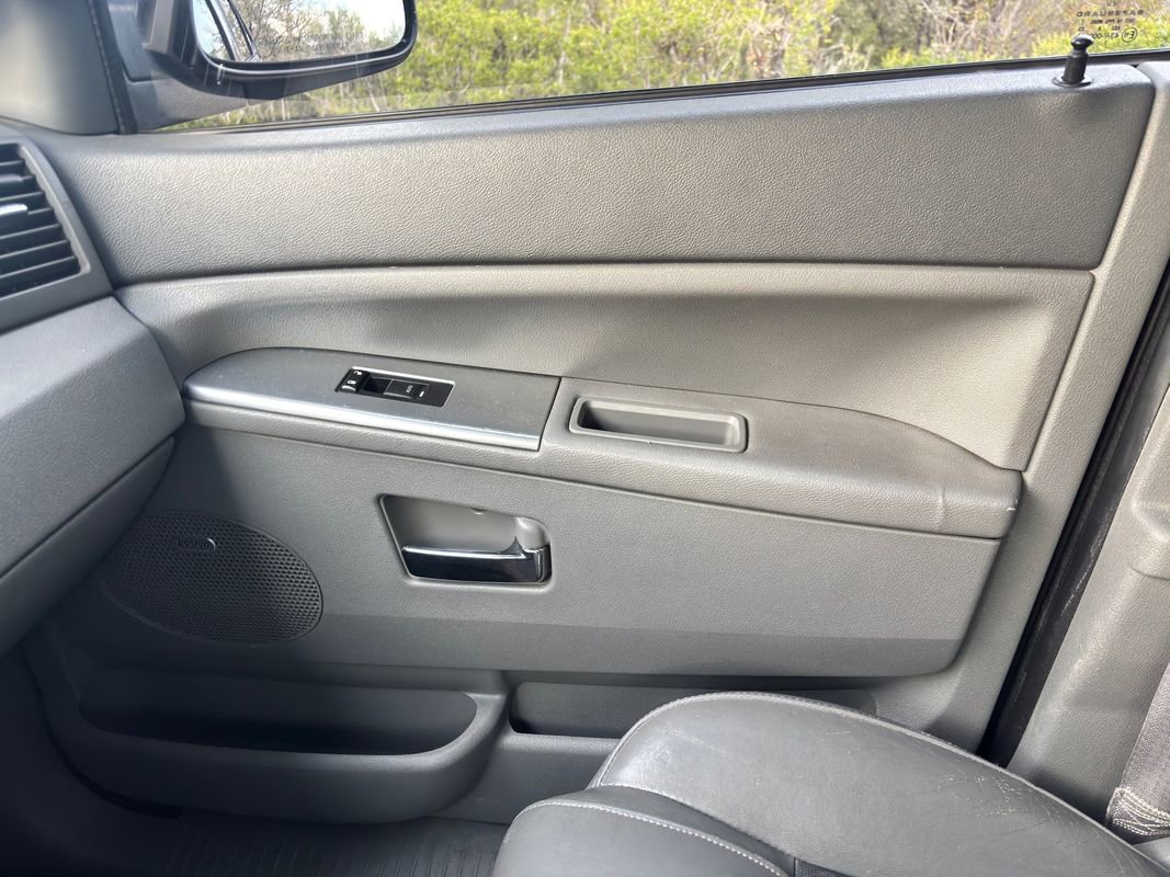 Used 2007 Jeep Grand Cherokee SRT8 w/ SRT Option Group I AWD/4WD image 30