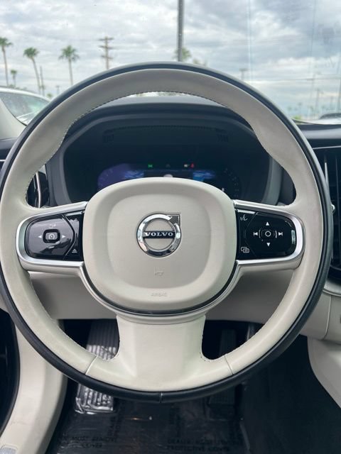 Used 2024 Volvo XC60 B5 Plus AWD/4WD image 10