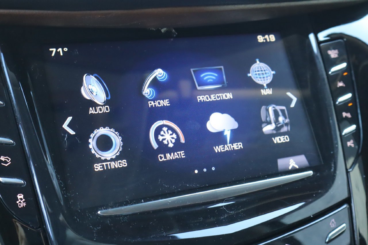 Used 2020 Cadillac Escalade Luxury RWD image 10