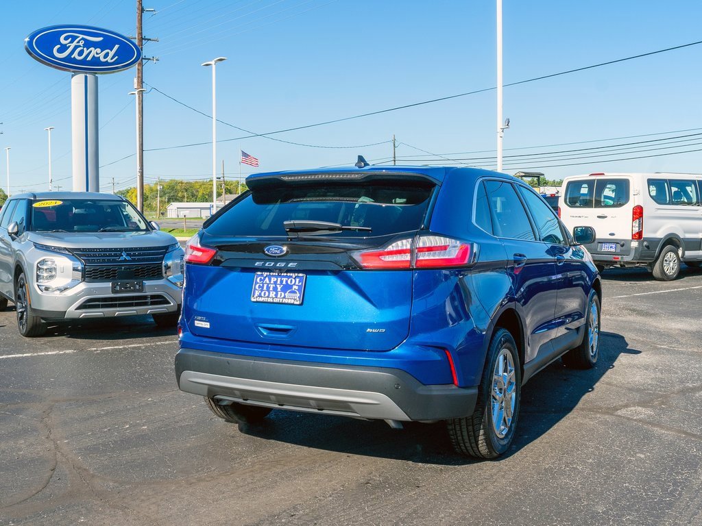 Used 2023 Ford Edge SEL image 4