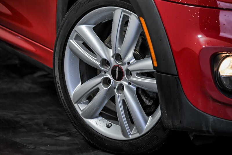 Used 2015 MINI Cooper 4-Door Hardtop image 3
