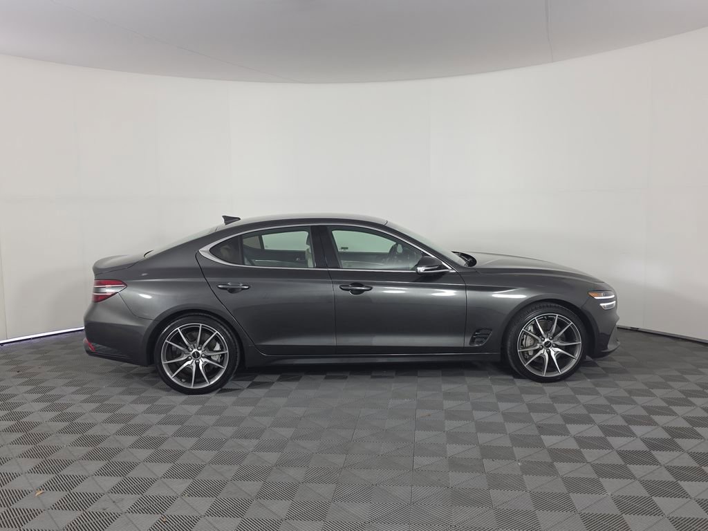 Used 2025 Genesis G70 2.5T image 8