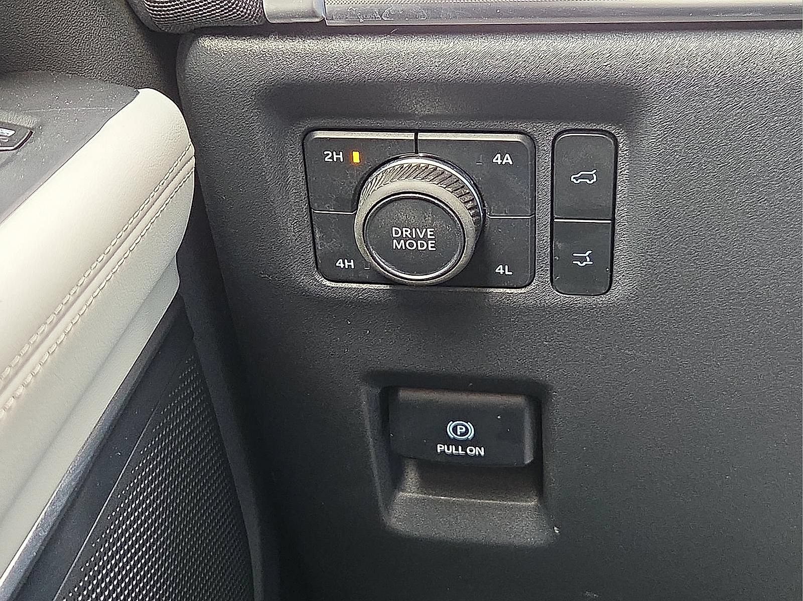 Used 2025 Ford Expedition Platinum AWD/4WD image 19