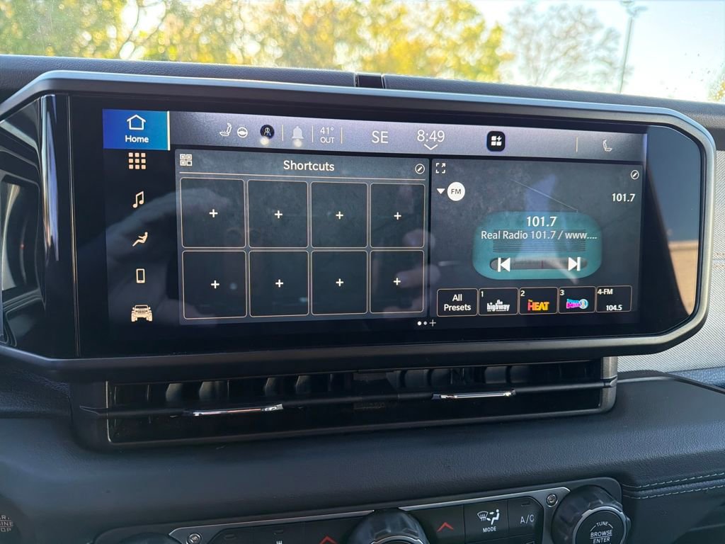 Used 2024 Jeep Wrangler Sahara image 23