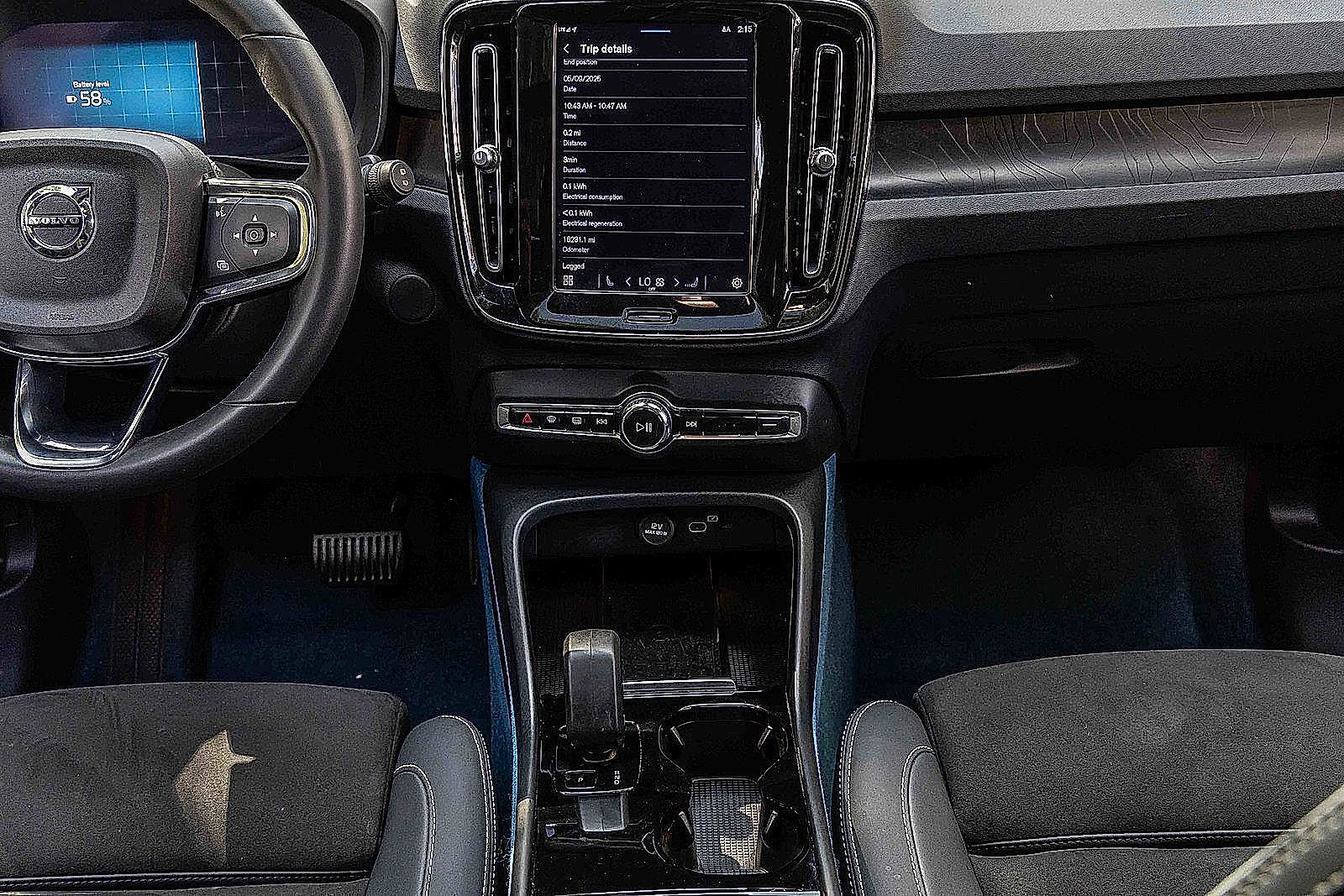 Used 2023 Volvo XC40 Recharge Plus w/ Protection Package Premier image 12