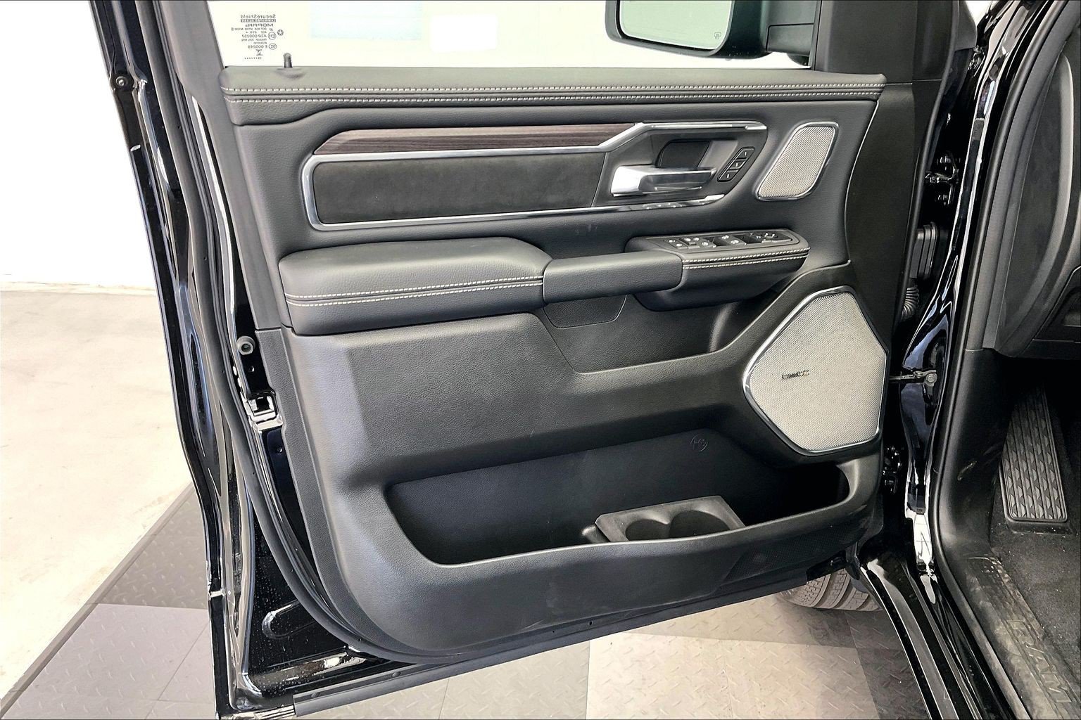 New 2027 RAM 1500 Laramie w/ Night Edition AWD/4WD image 12
