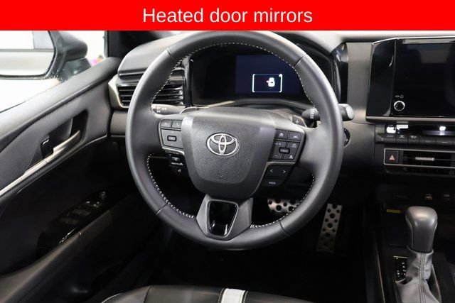 Used 2025 Toyota Camry SE image 17