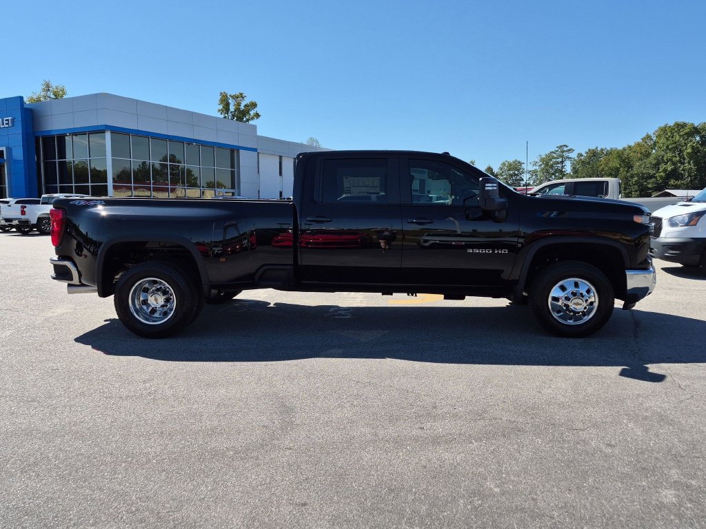 New 2026 Chevrolet Silverado 3500 LT w/ All Star Edition AWD/4WD image 3